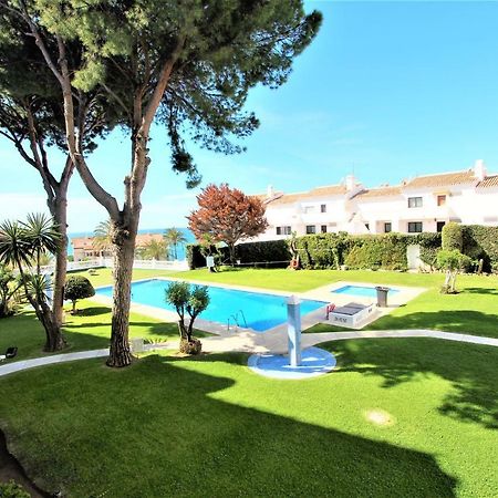 Apartamentos Los Cisnes - 2º Linea De Playa - Perfecta Ubicacion Бенальмадена Экстерьер фото