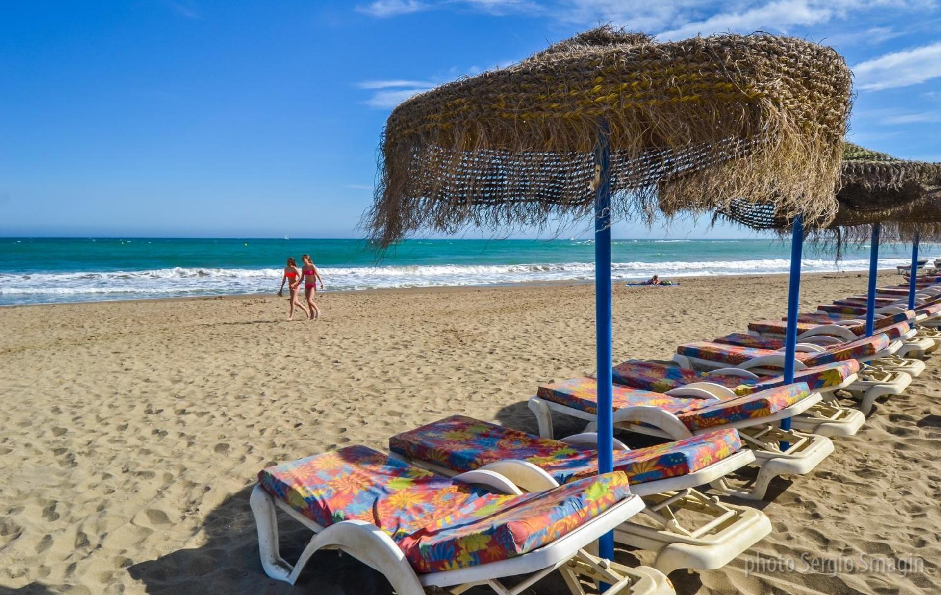 Apartamentos Los Cisnes - 2º Linea De Playa - Perfecta Ubicacion Бенальмадена Экстерьер фото