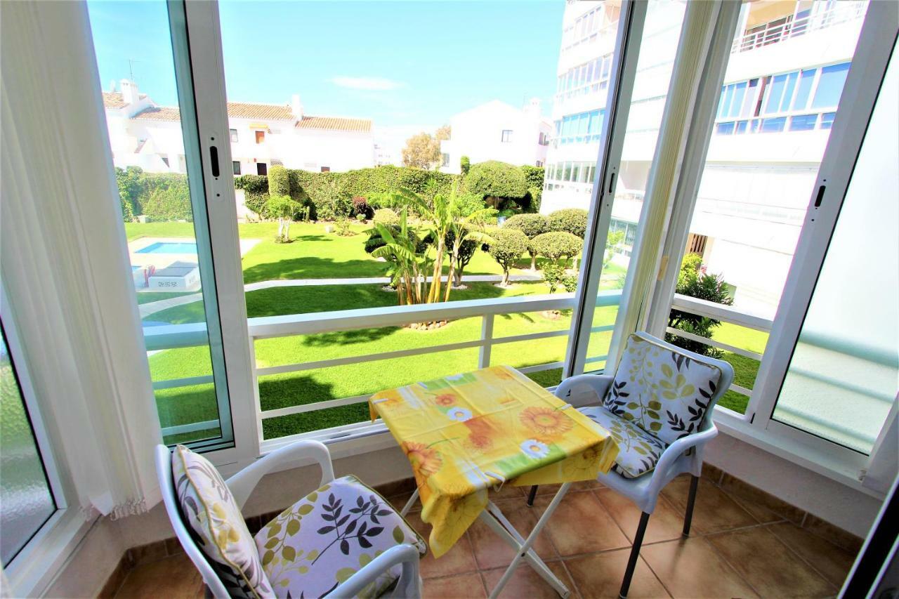 Apartamentos Los Cisnes - 2º Linea De Playa - Perfecta Ubicacion Бенальмадена Экстерьер фото