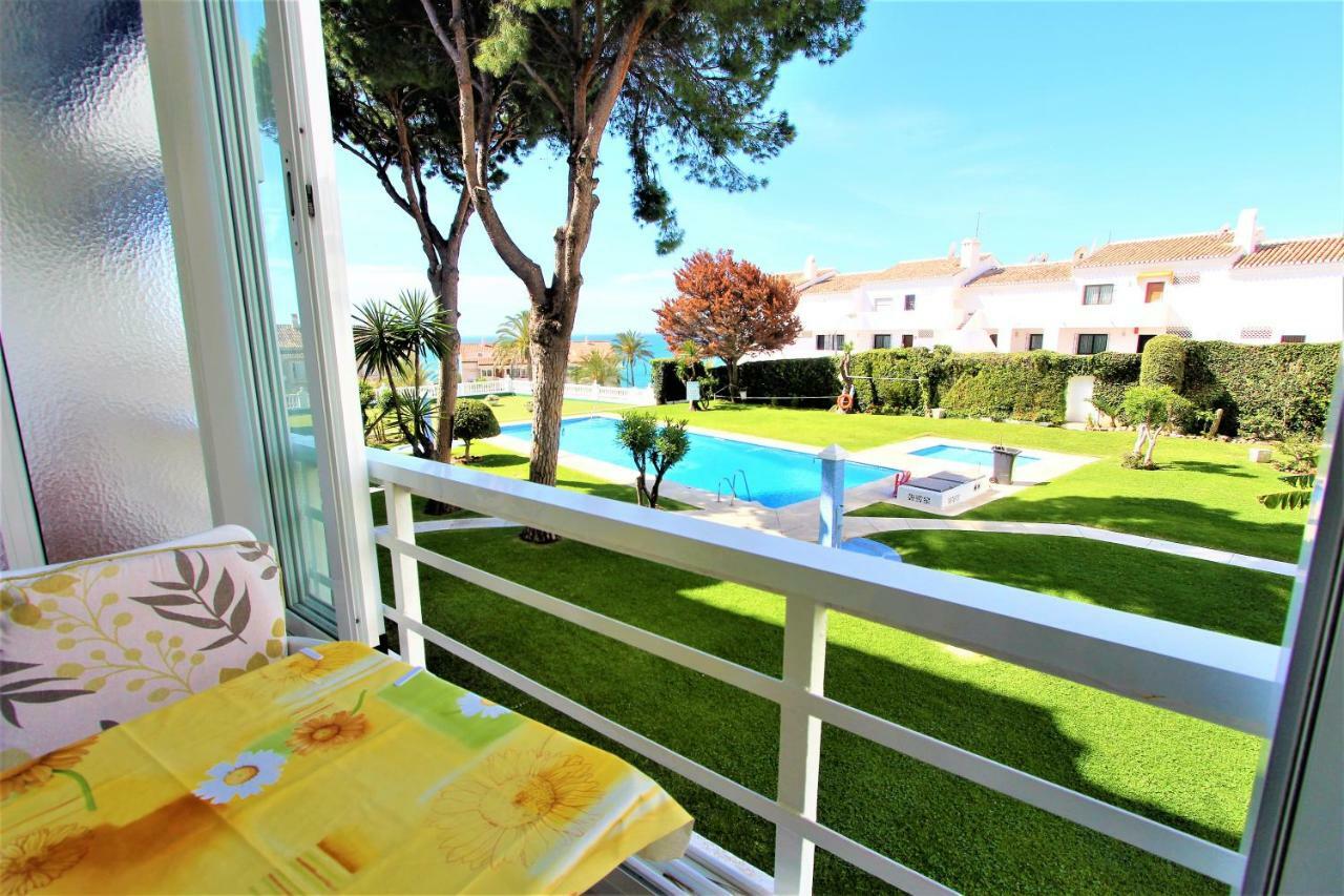 Apartamentos Los Cisnes - 2º Linea De Playa - Perfecta Ubicacion Бенальмадена Экстерьер фото